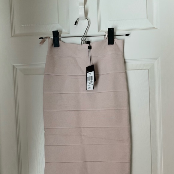 BNWT Bcbg bandage sweater pale pink skirt XXS - Picture 1 of 2